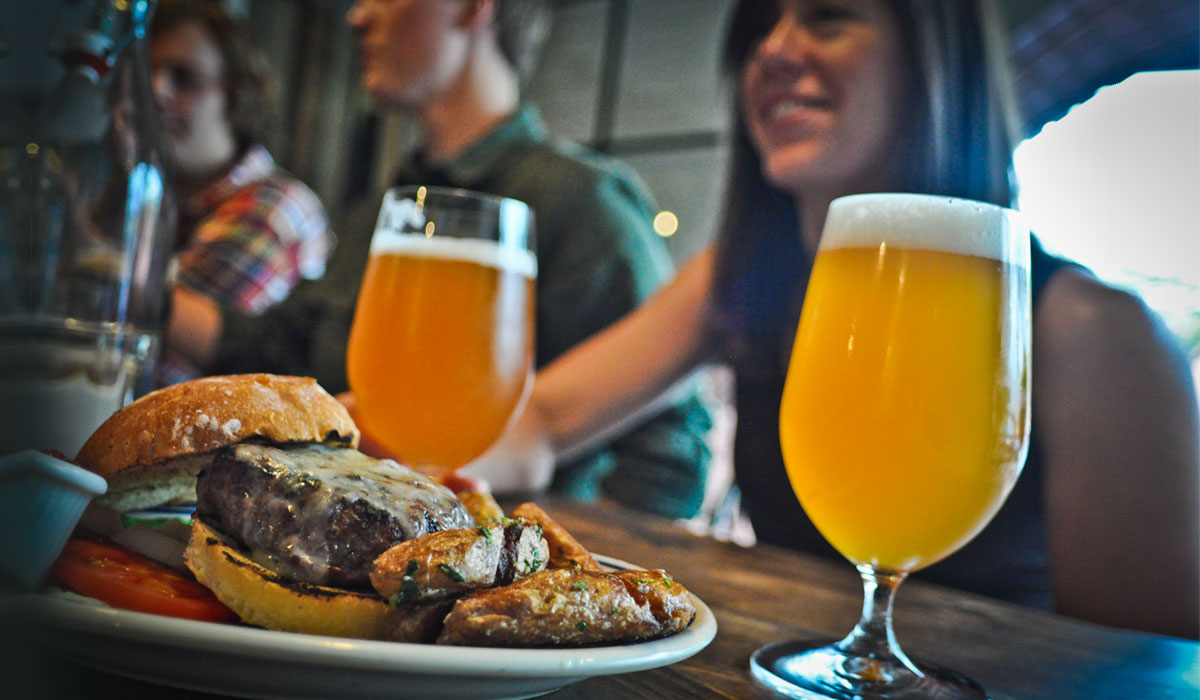 Guide: How to Pair Beers and Burgers for Summer